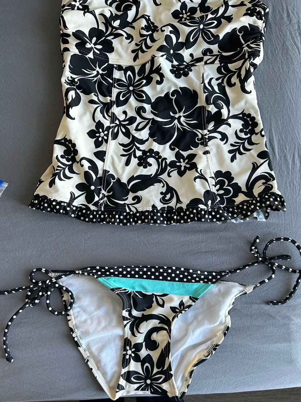 Hula Honey chic black